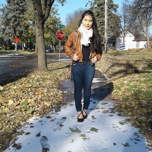 Meet your Posher, Hmong